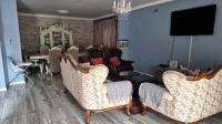 Lounges of property in George Central