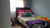 Bed Room 2 of property in George Central