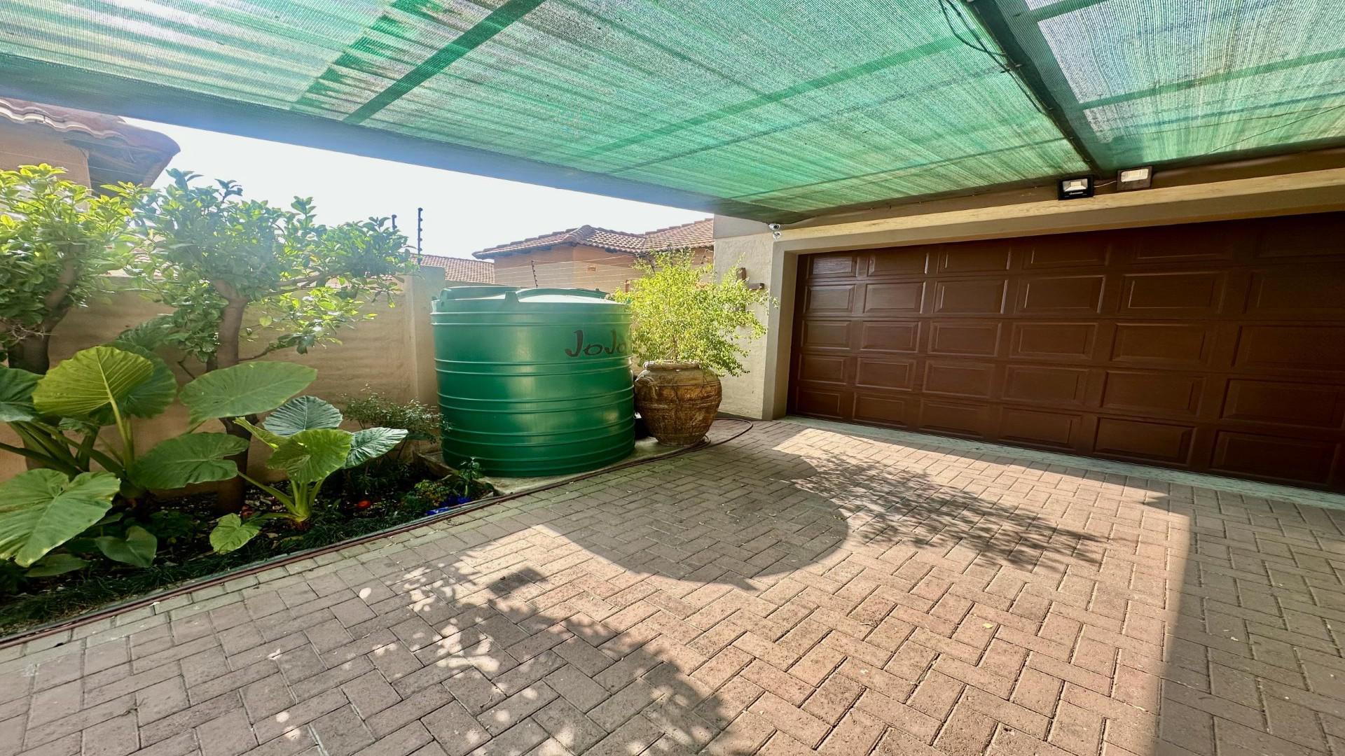 Spaces of property in Secunda