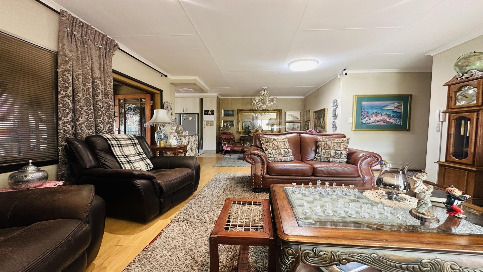Lounges of property in Secunda