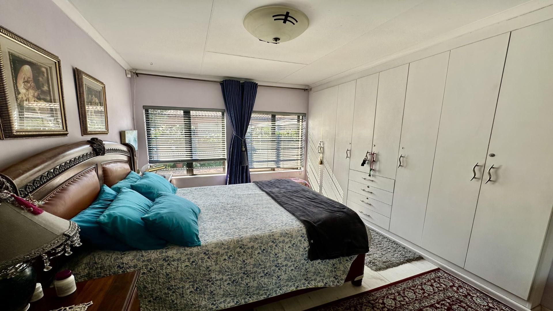 Bed Room 1 of property in Secunda