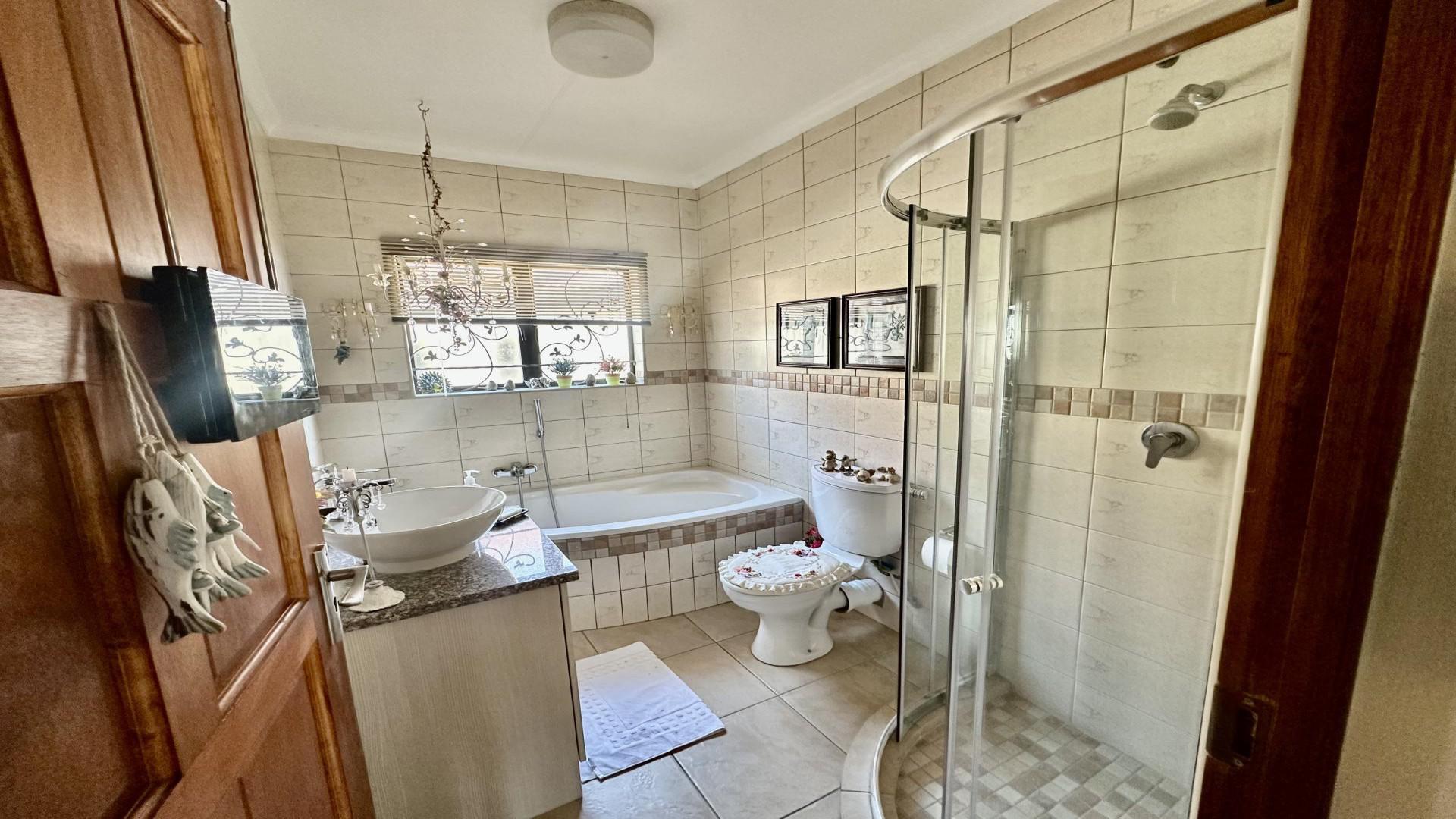 Bathroom 2 of property in Secunda