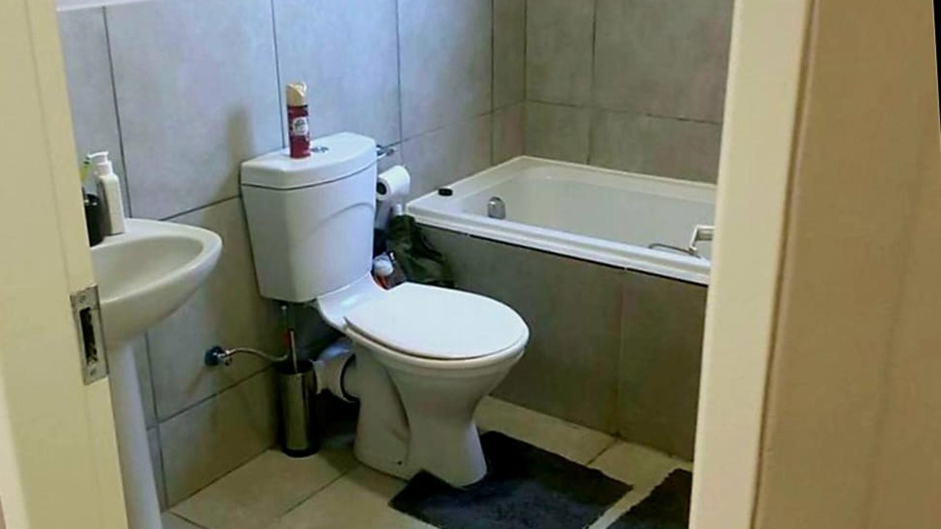 Bathroom 1 of property in Terra Nova