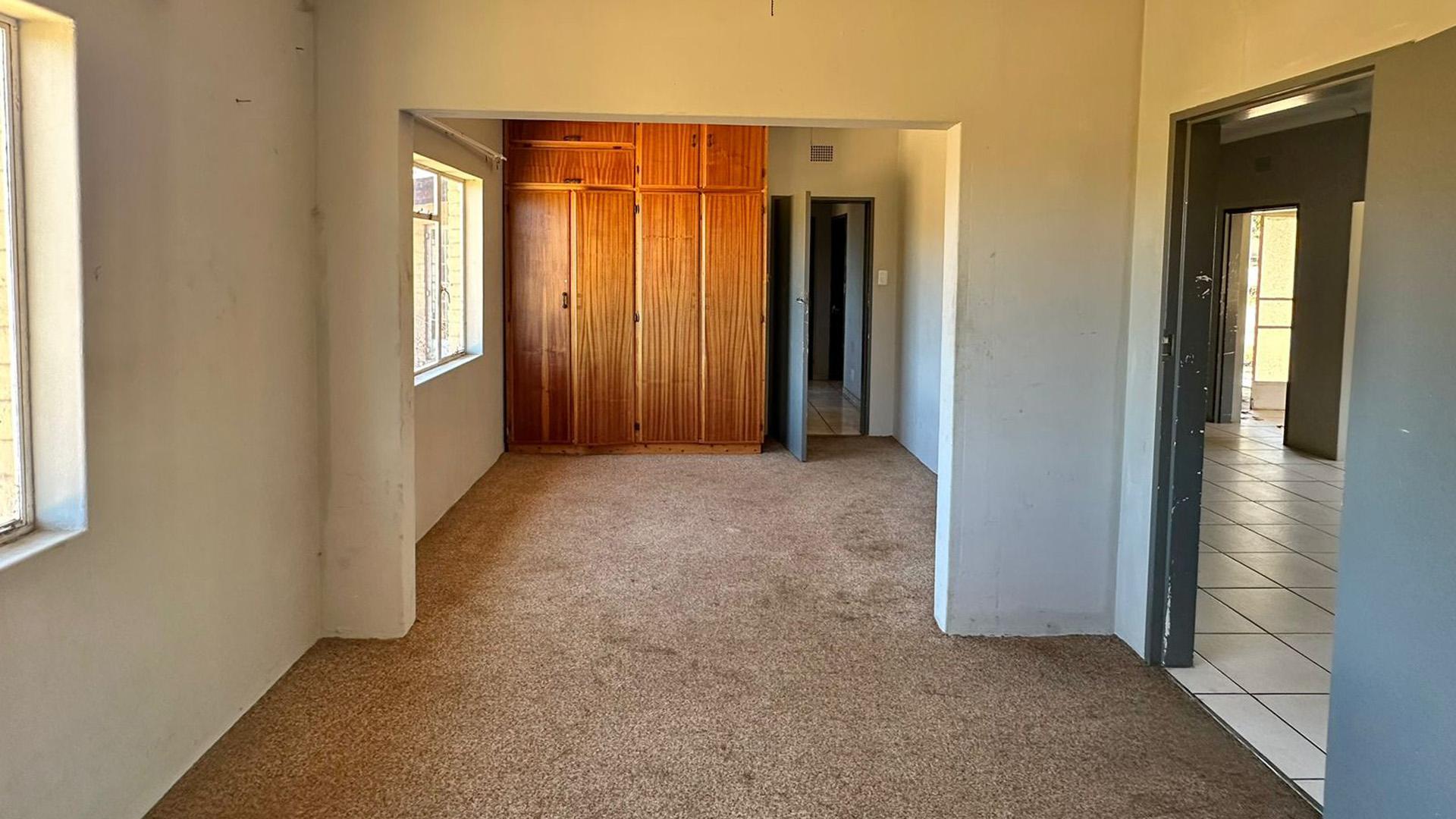 Bed Room 1 of property in Wakkerstroom