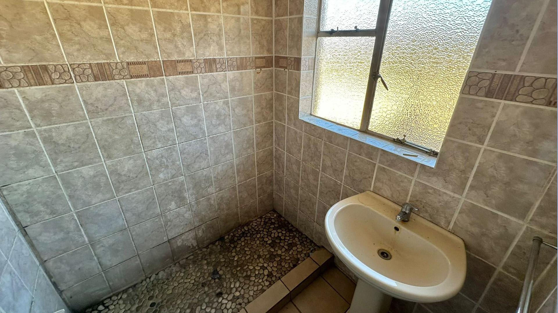 Bathroom 1 of property in Wakkerstroom