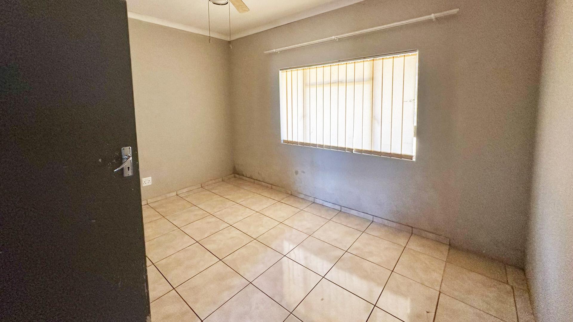 Bed Room 2 of property in Wakkerstroom