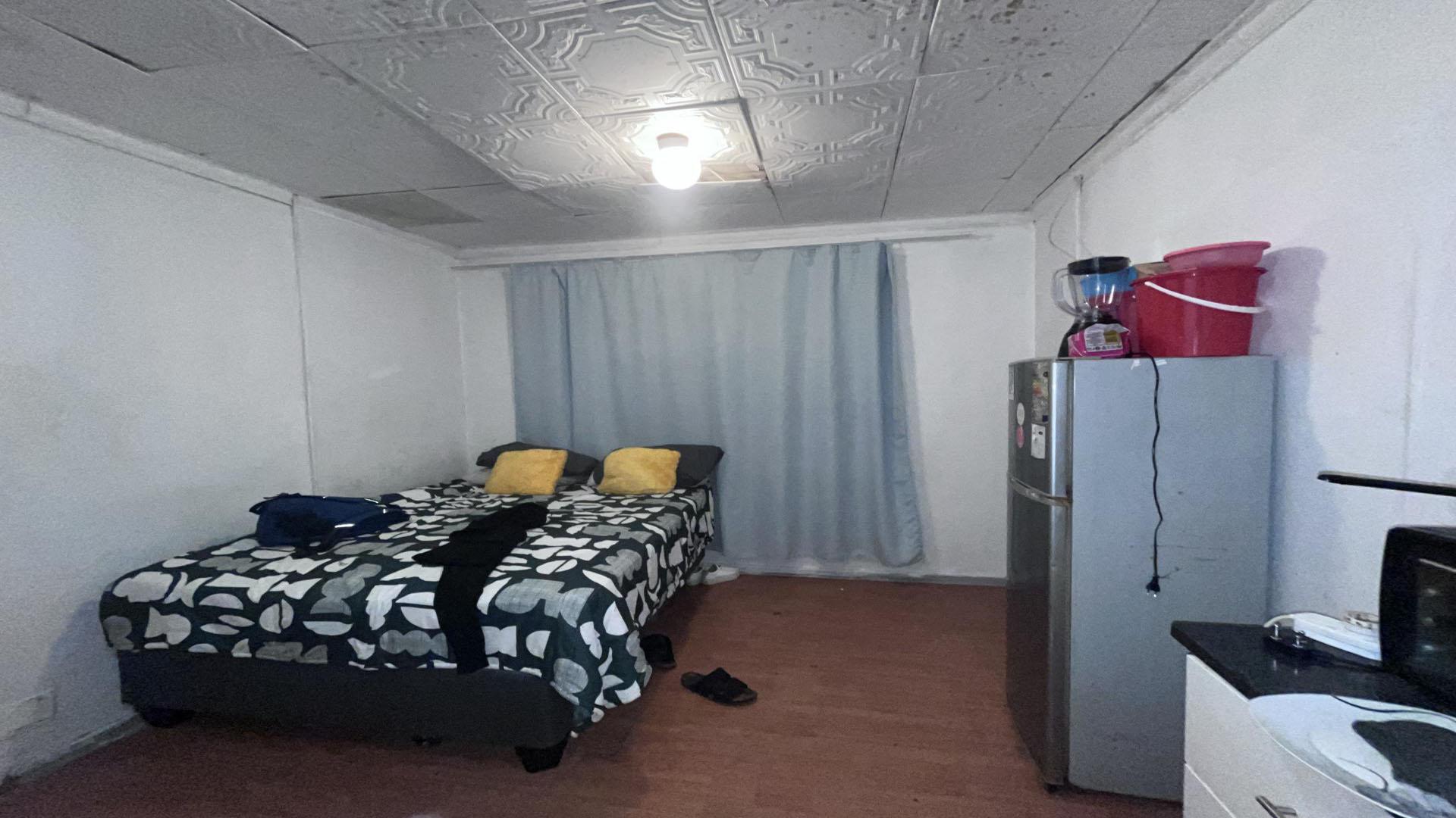 Bed Room 5+ of property in East London