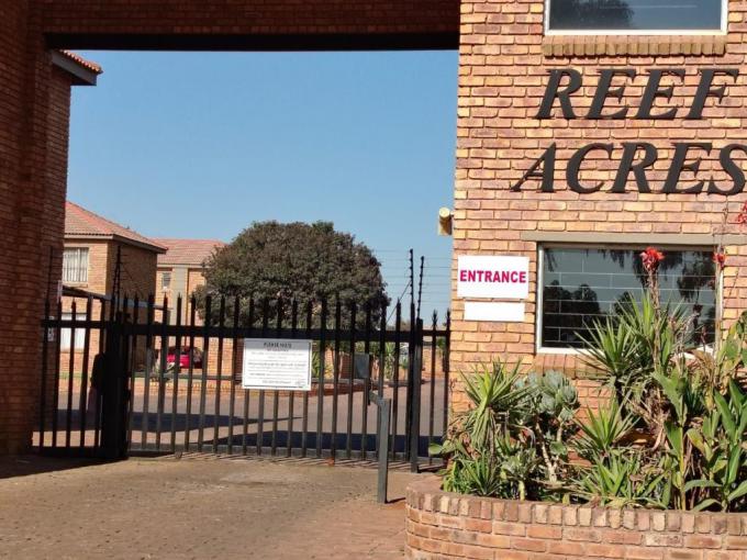 2 Bedroom Apartment for Sale For Sale in Krugersrus - MR682350