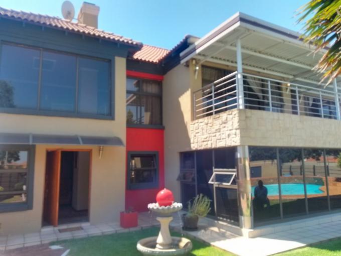 5 Bedroom House for Sale For Sale in Kibler Park - MR682361