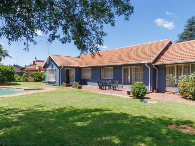 4 Bedroom House for Sale For Sale in Mulbarton - MR682368