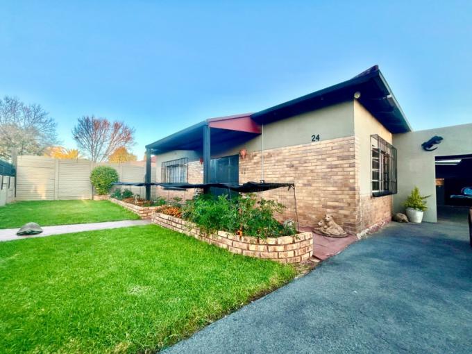 3 Bedroom House for Sale For Sale in Florentia - MR682372
