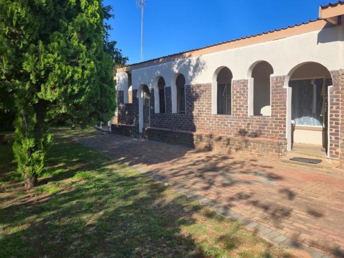 4 Bedroom House for Sale For Sale in Rensburg - MR682379