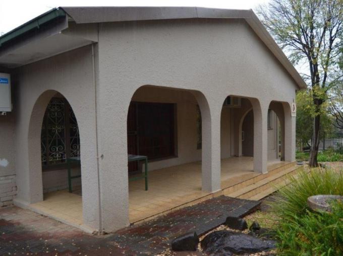 3 Bedroom House for Sale For Sale in Westdene (Bloemfontein) - MR682398