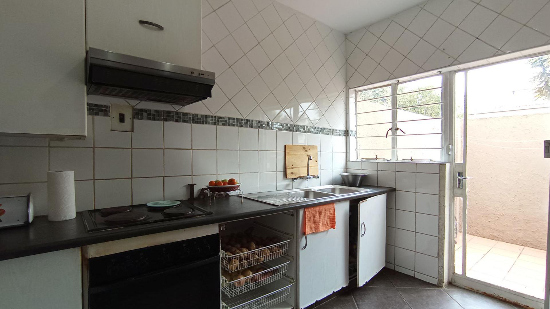 Kitchen - 12 square meters of property in Florida