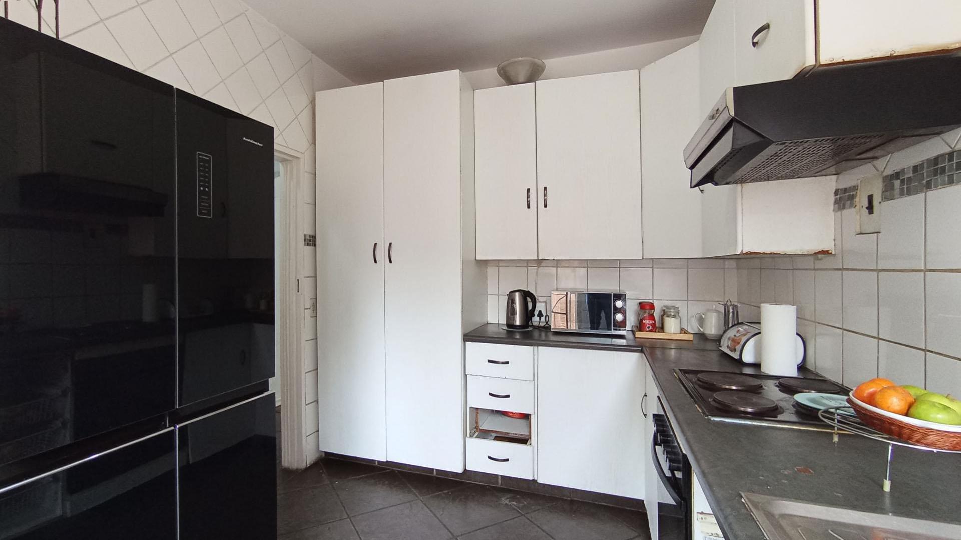 Kitchen - 12 square meters of property in Florida