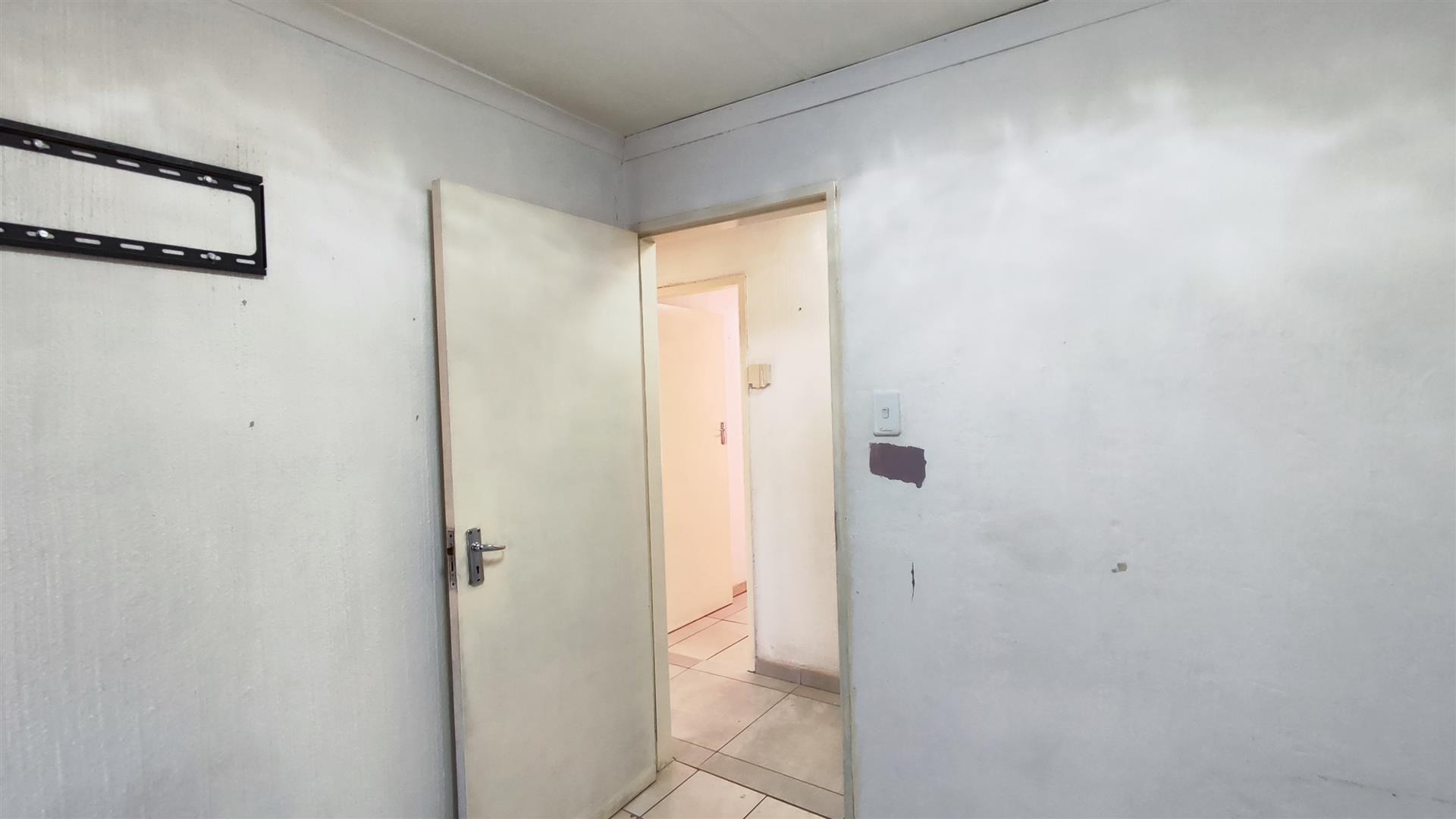 Bed Room 1 - 7 square meters of property in Leachville