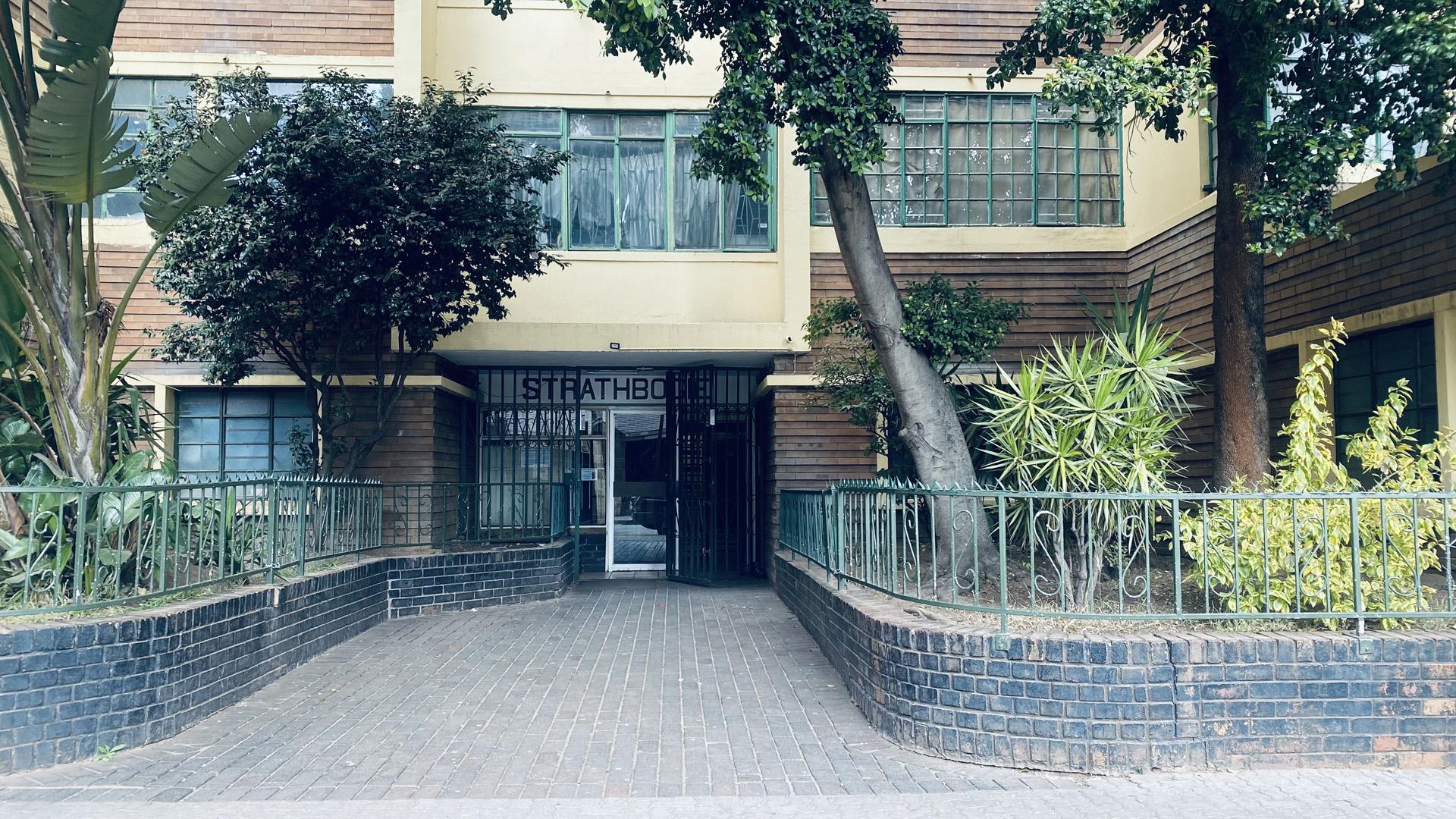Front View of property in Hillbrow