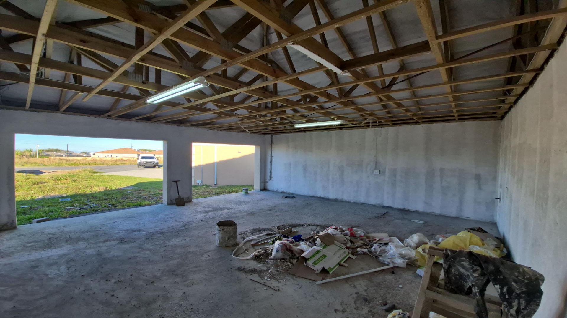 Garage of property in Gonubie