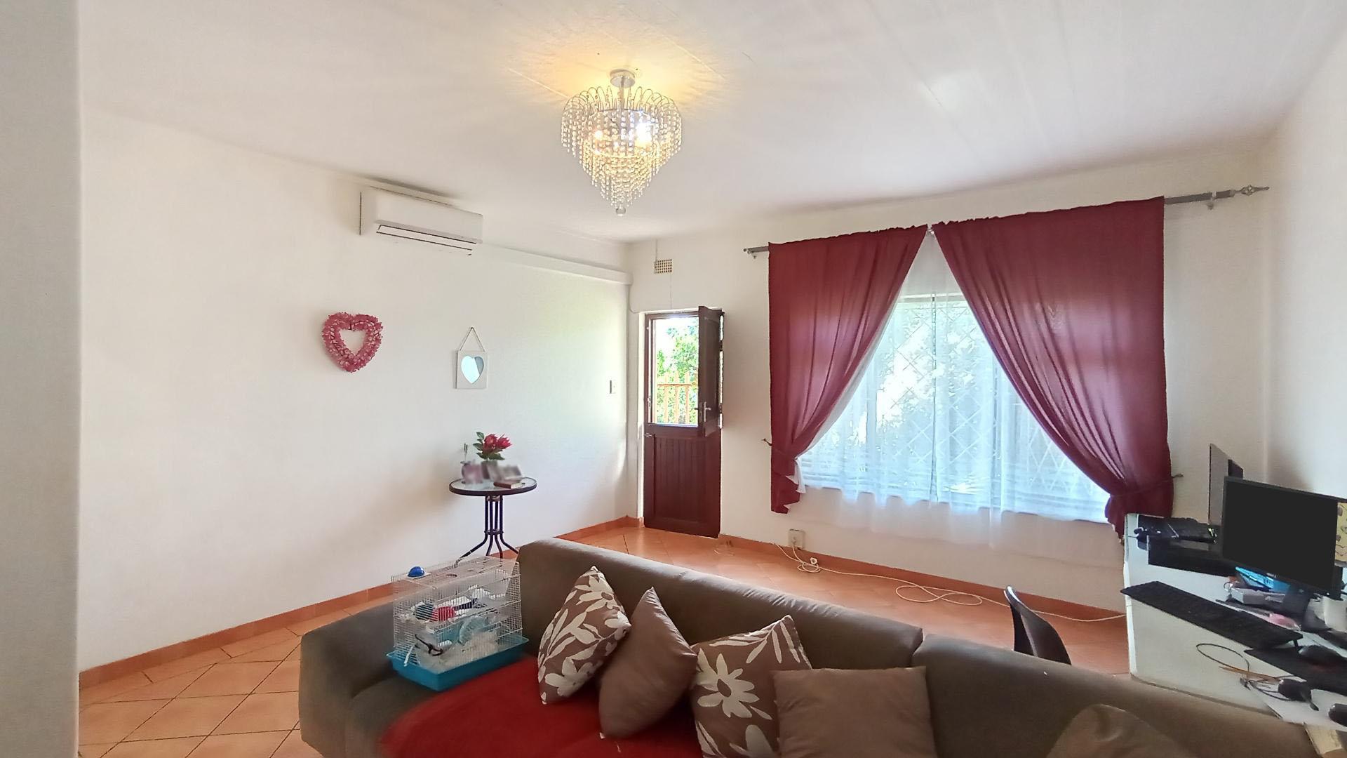 Lounges - 23 square meters of property in Beacon Rocks