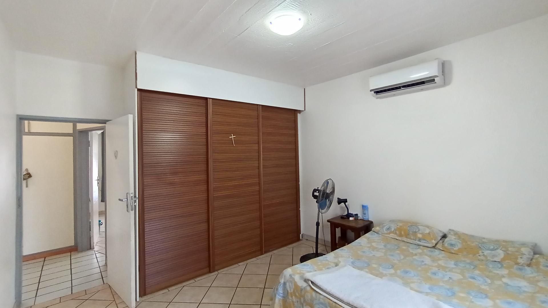 Bed Room 2 - 17 square meters of property in Beacon Rocks