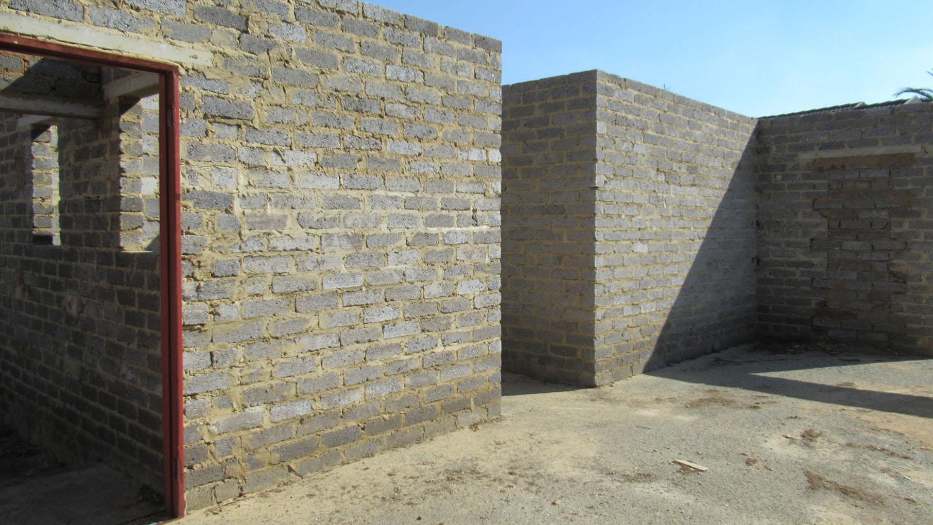 Kitchen - 18 square meters of property in Lenasia South