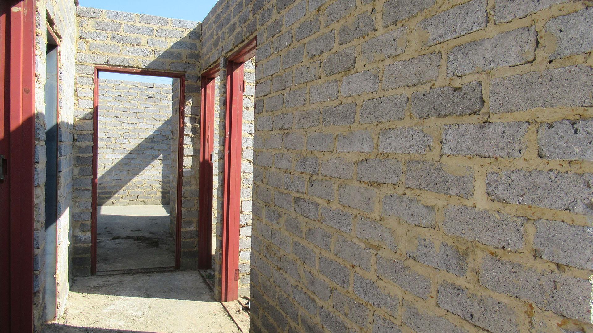 Spaces - 4 square meters of property in Lenasia South