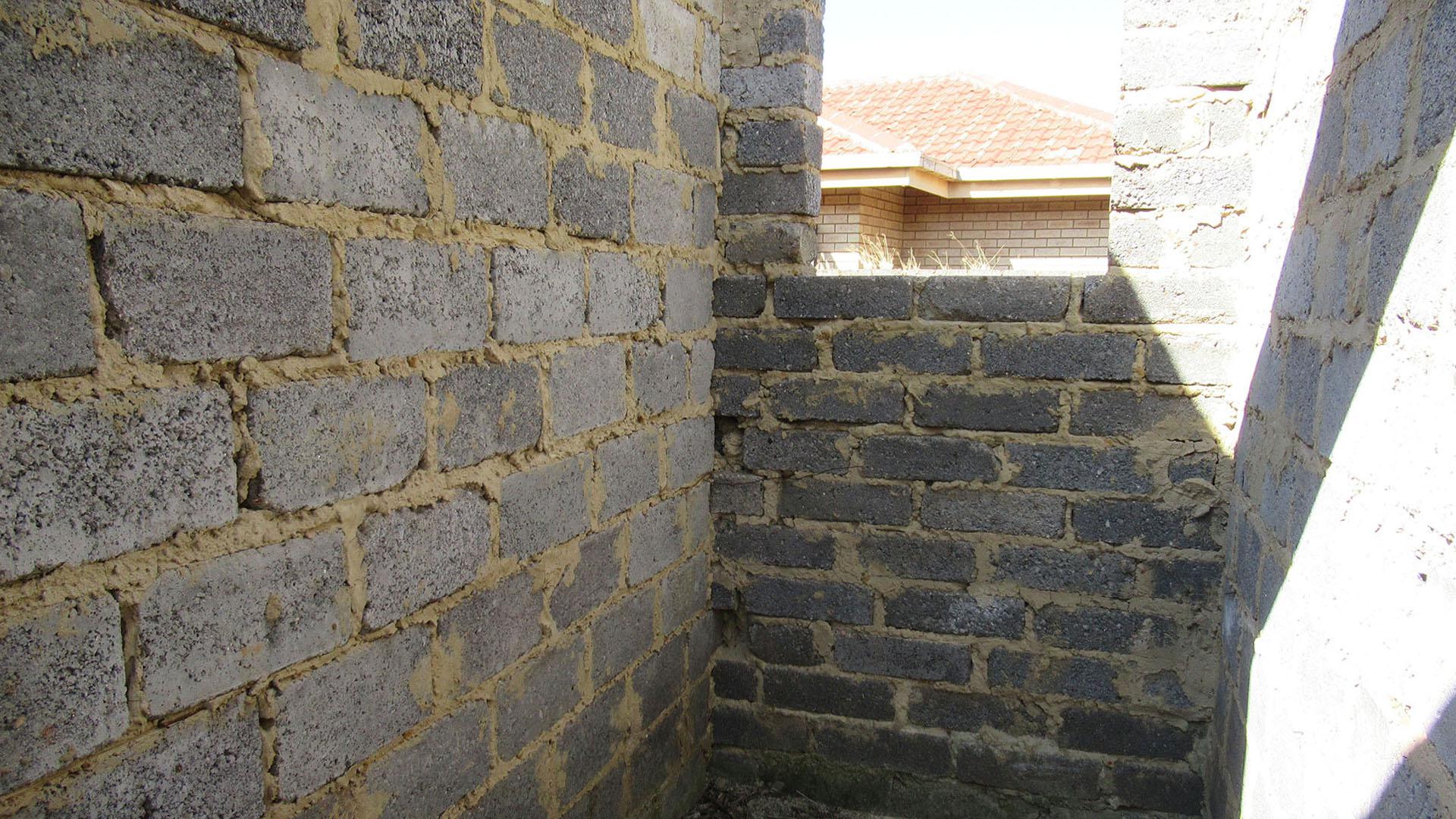 Bathroom 2 - 2 square meters of property in Lenasia South