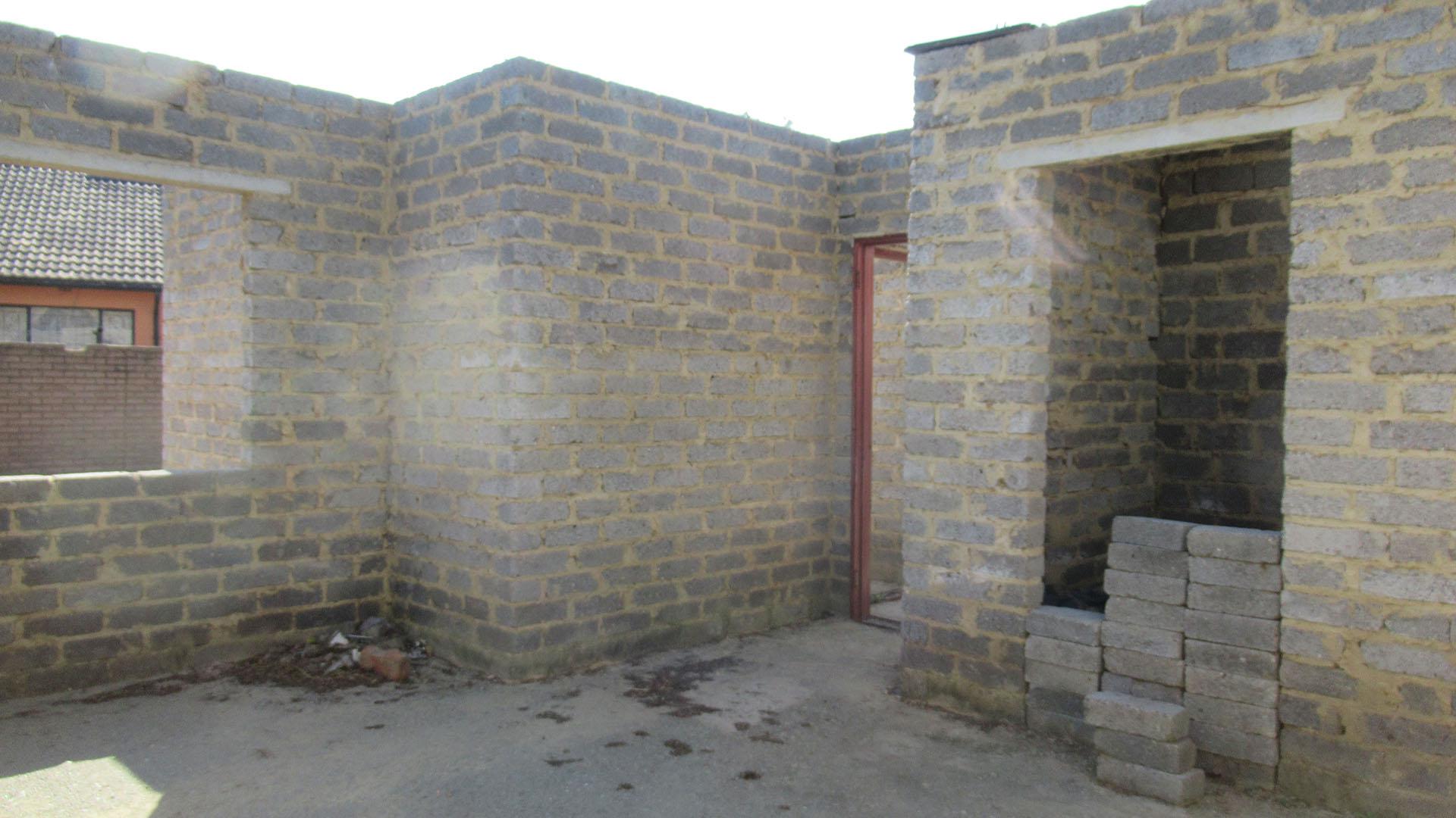 Main Bedroom - 20 square meters of property in Lenasia South