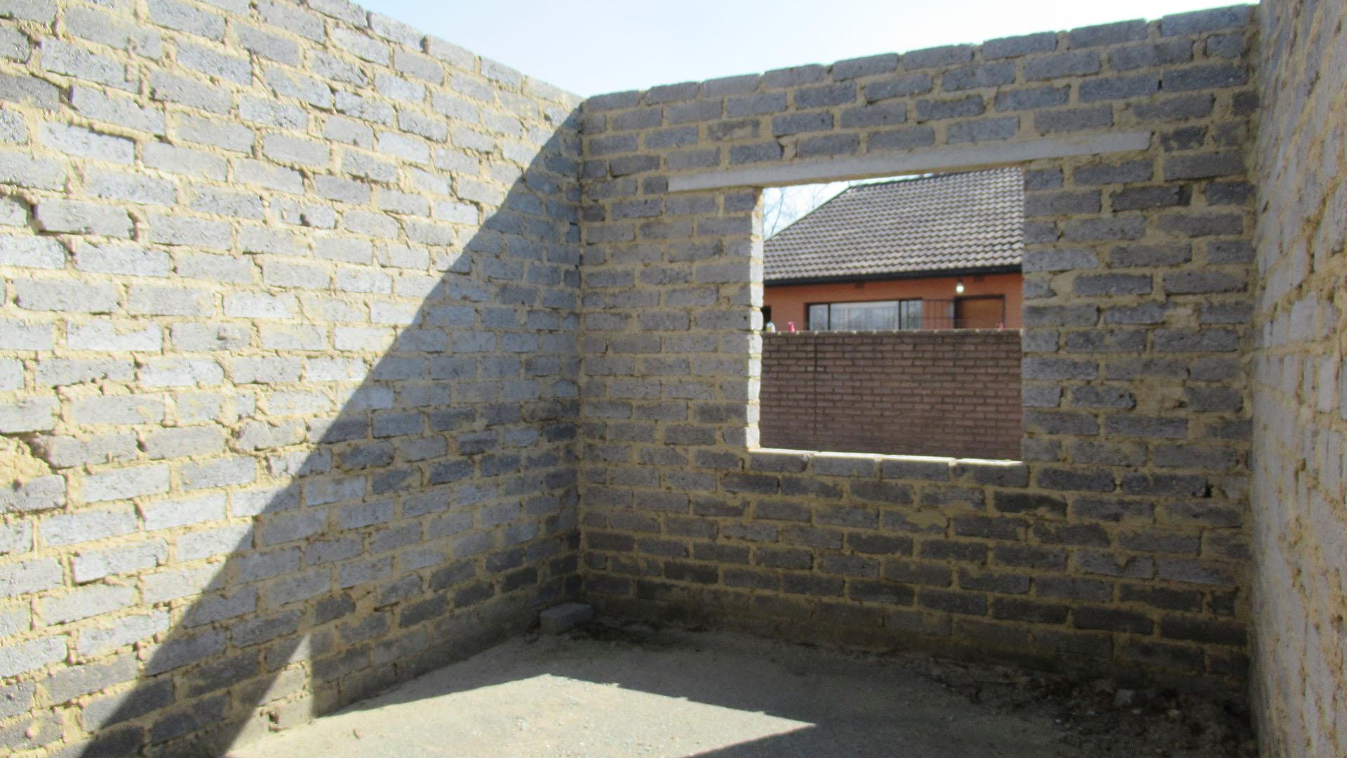 Bed Room 1 - 11 square meters of property in Lenasia South