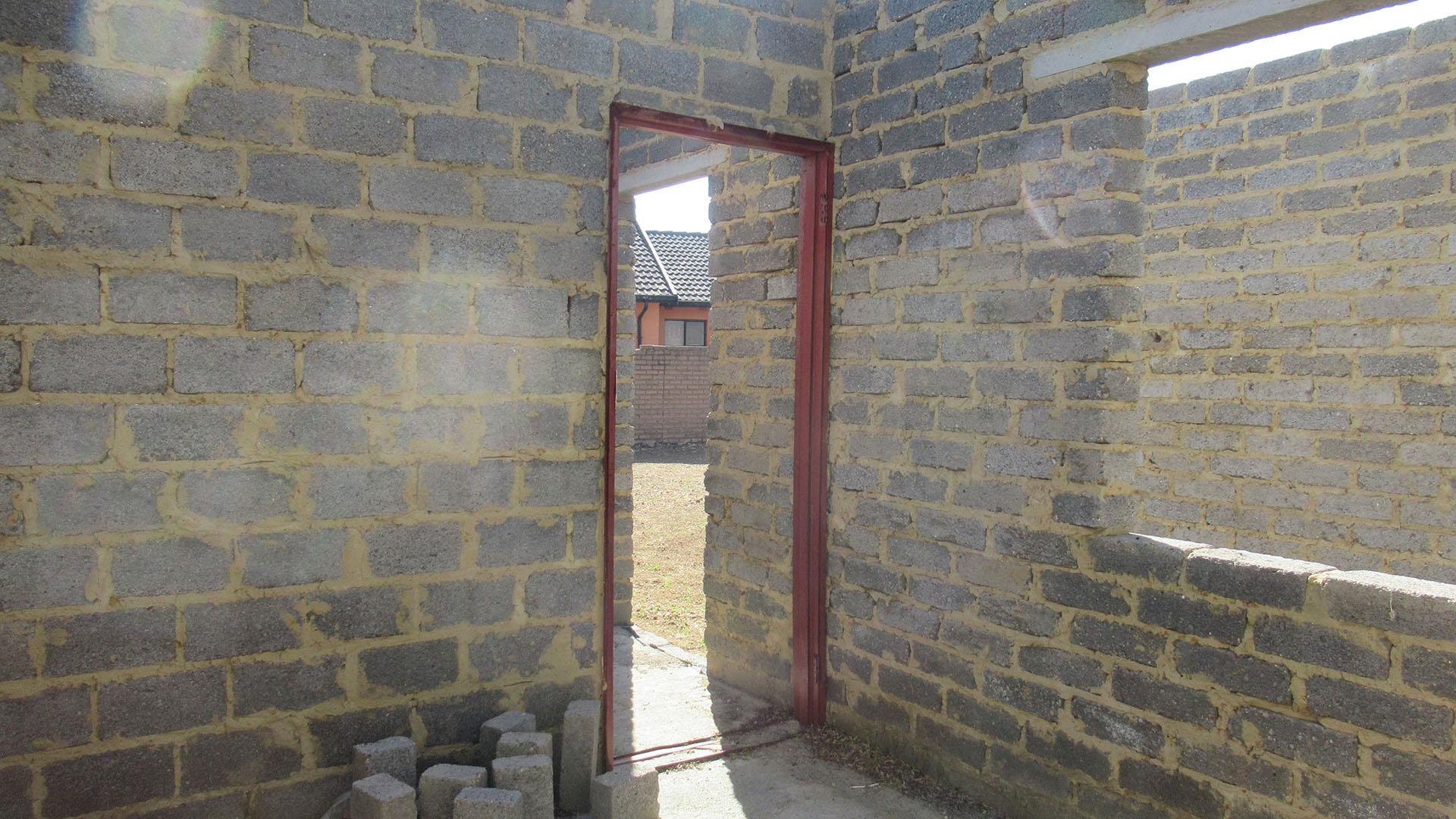 Bed Room 3 - 9 square meters of property in Lenasia South