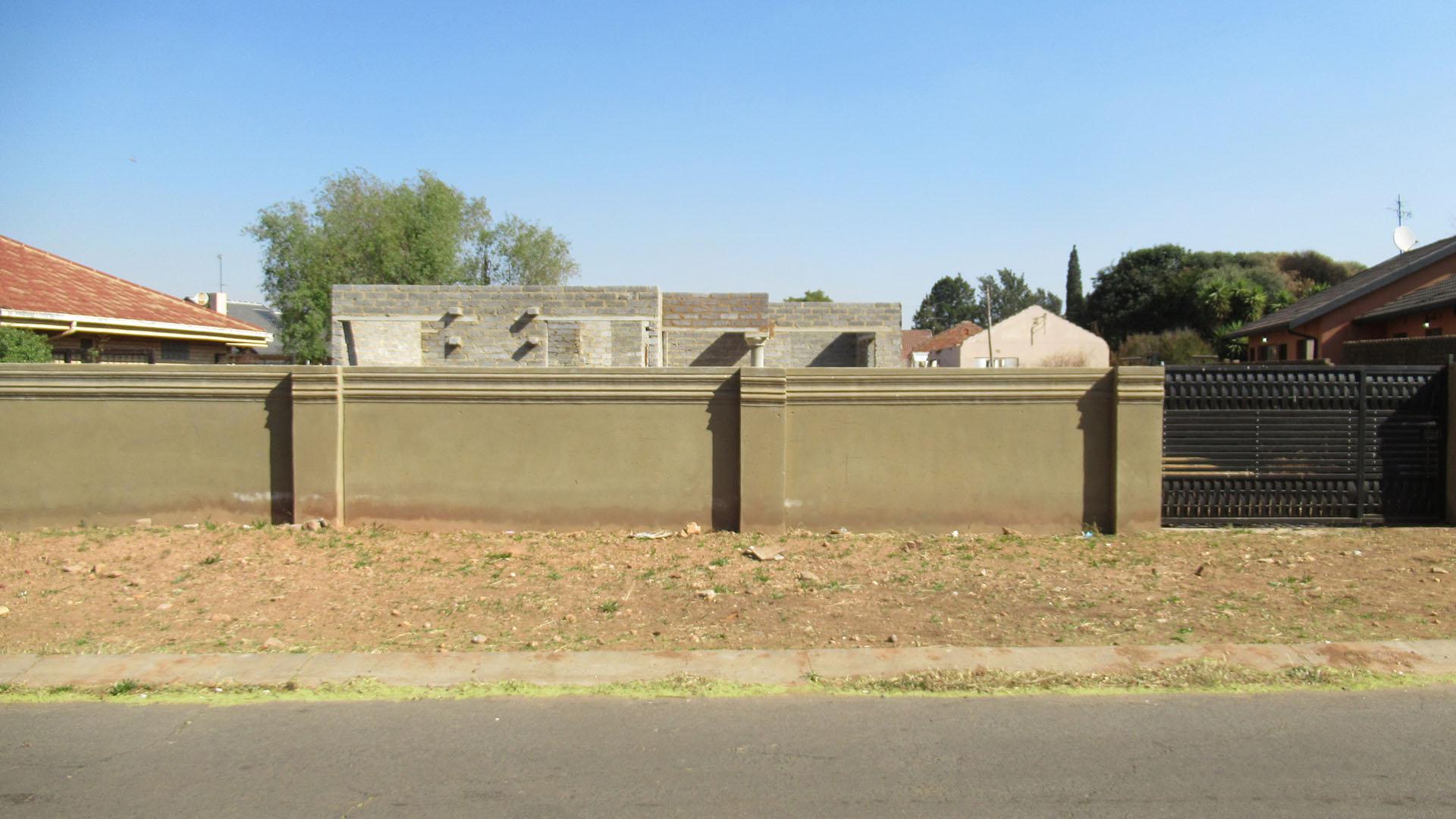 Front View of property in Lenasia South