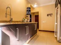  of property in Glenvista