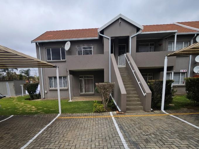 2 Bedroom Simplex for Sale For Sale in Brackenhurst - MR682499