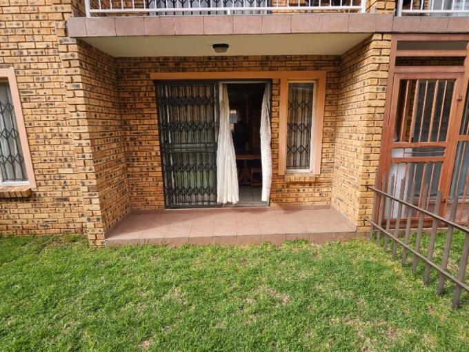 2 Bedroom Apartment for Sale For Sale in Rosettenville - MR682502