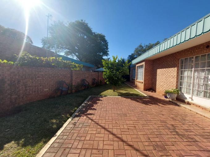 2 Bedroom Sectional Title for Sale For Sale in Mookgopong (Naboomspruit) - MR682554