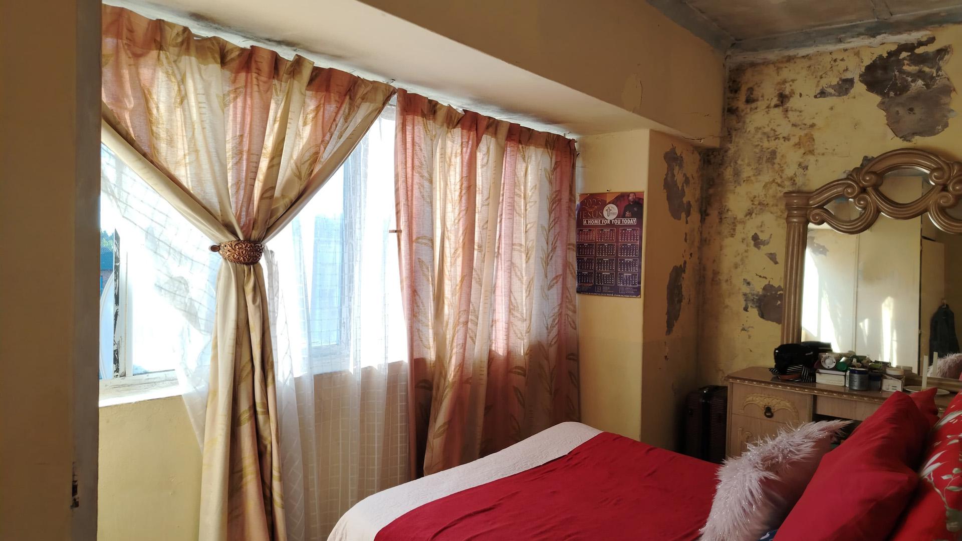 Bed Room 1 of property in Quigney