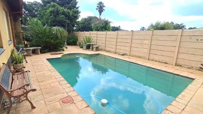4 Bedroom House for Sale For Sale in Daspoort - MR682561