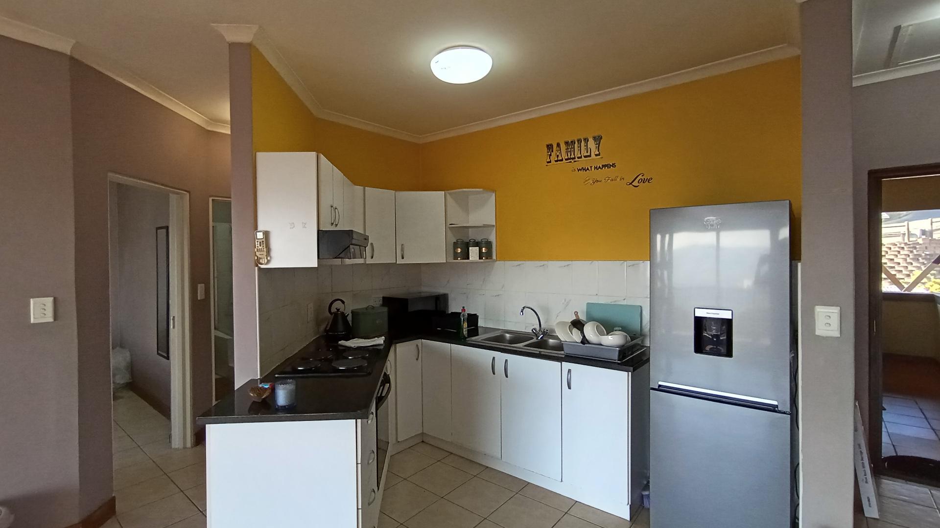 Kitchen - 6 square meters of property in Palmiet