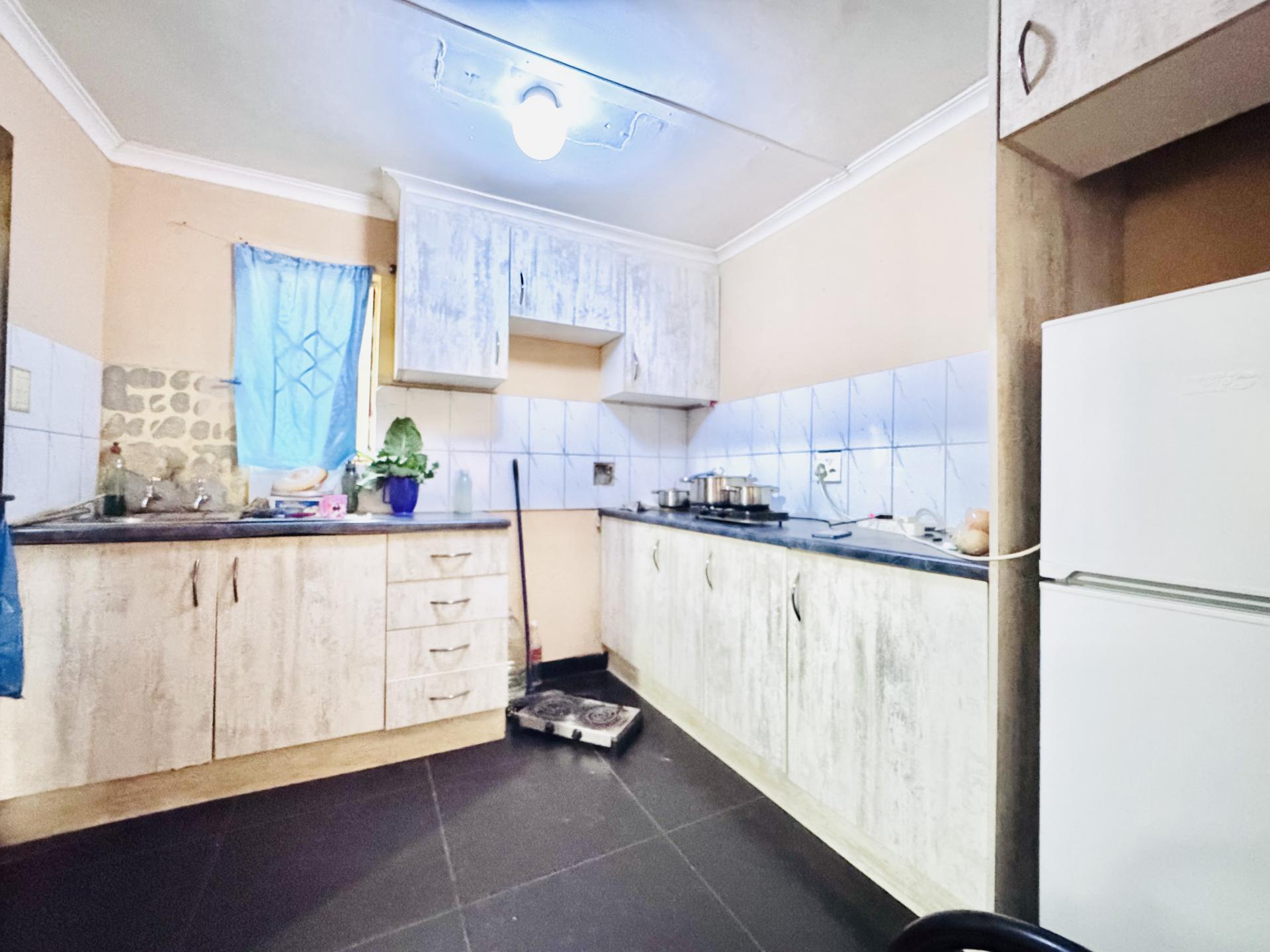 Kitchen of property in Protea Glen