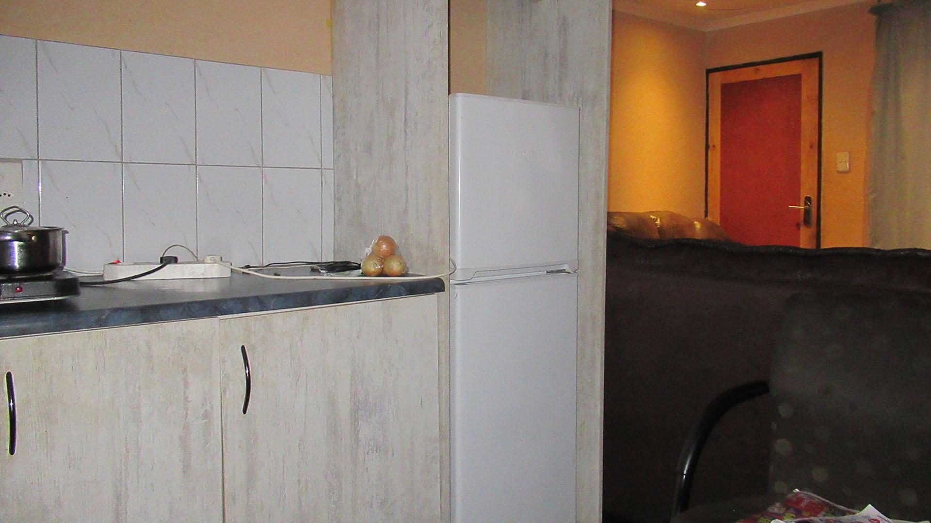 Kitchen - 9 square meters of property in Protea Glen