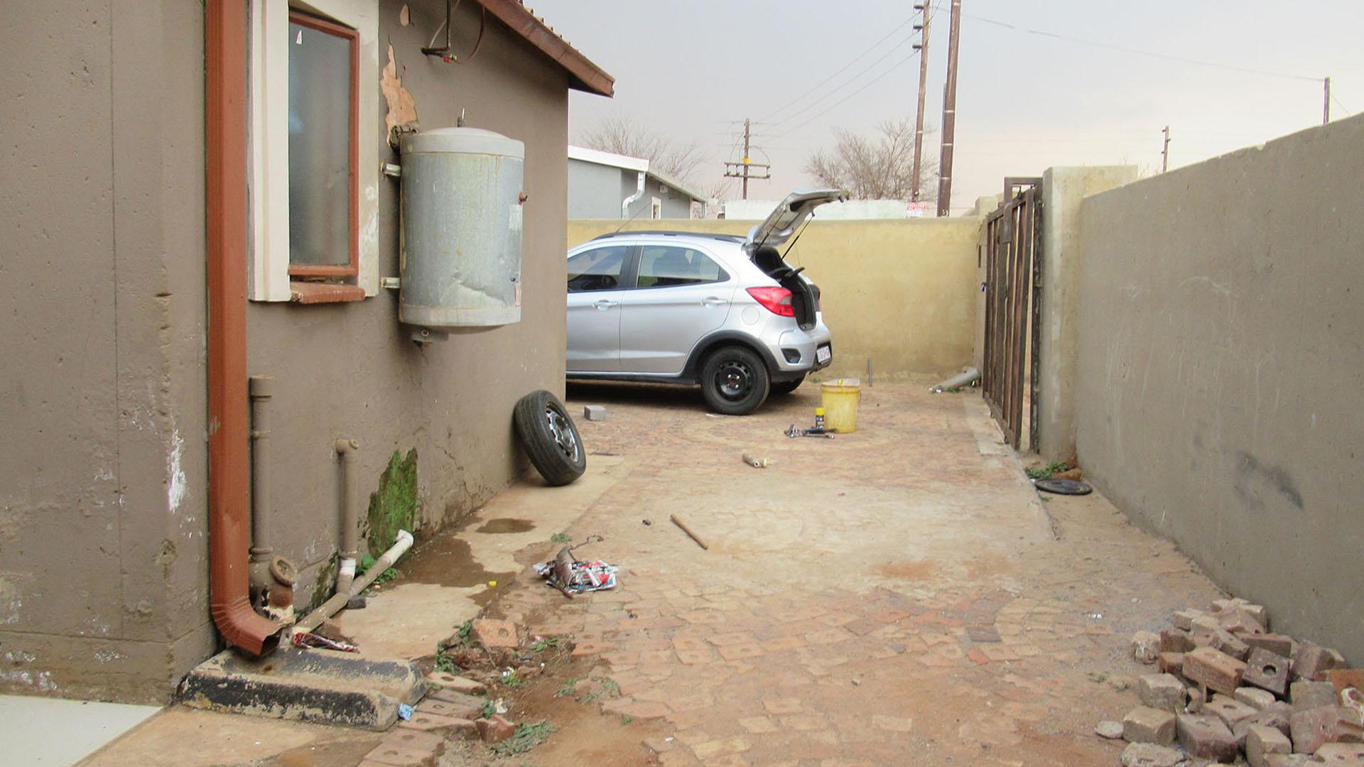 Front View of property in Protea Glen