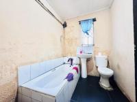 Bathroom 1 of property in Protea Glen