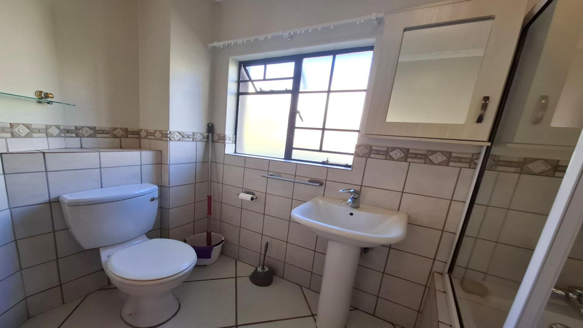 Bathroom 1 of property in Bloemfontein