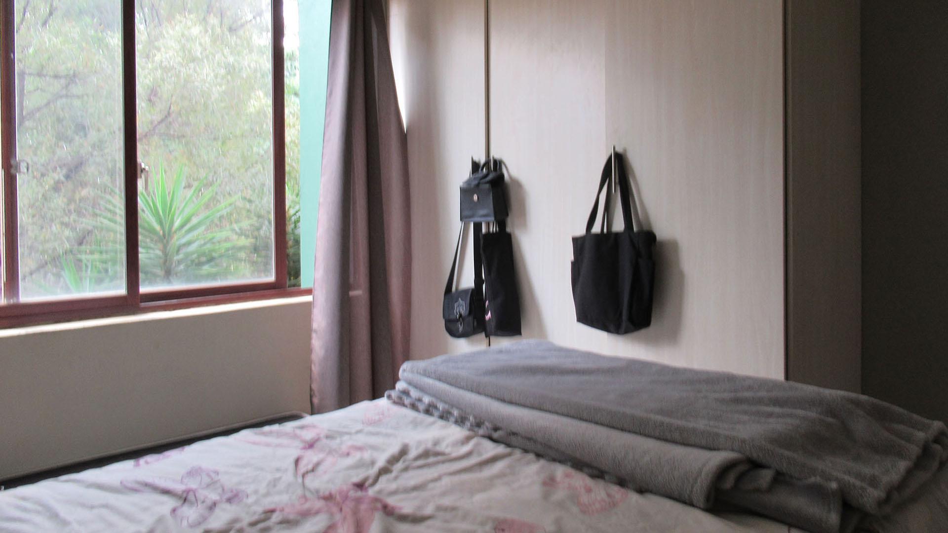 Bed Room 1 - 8 square meters of property in Honeydew