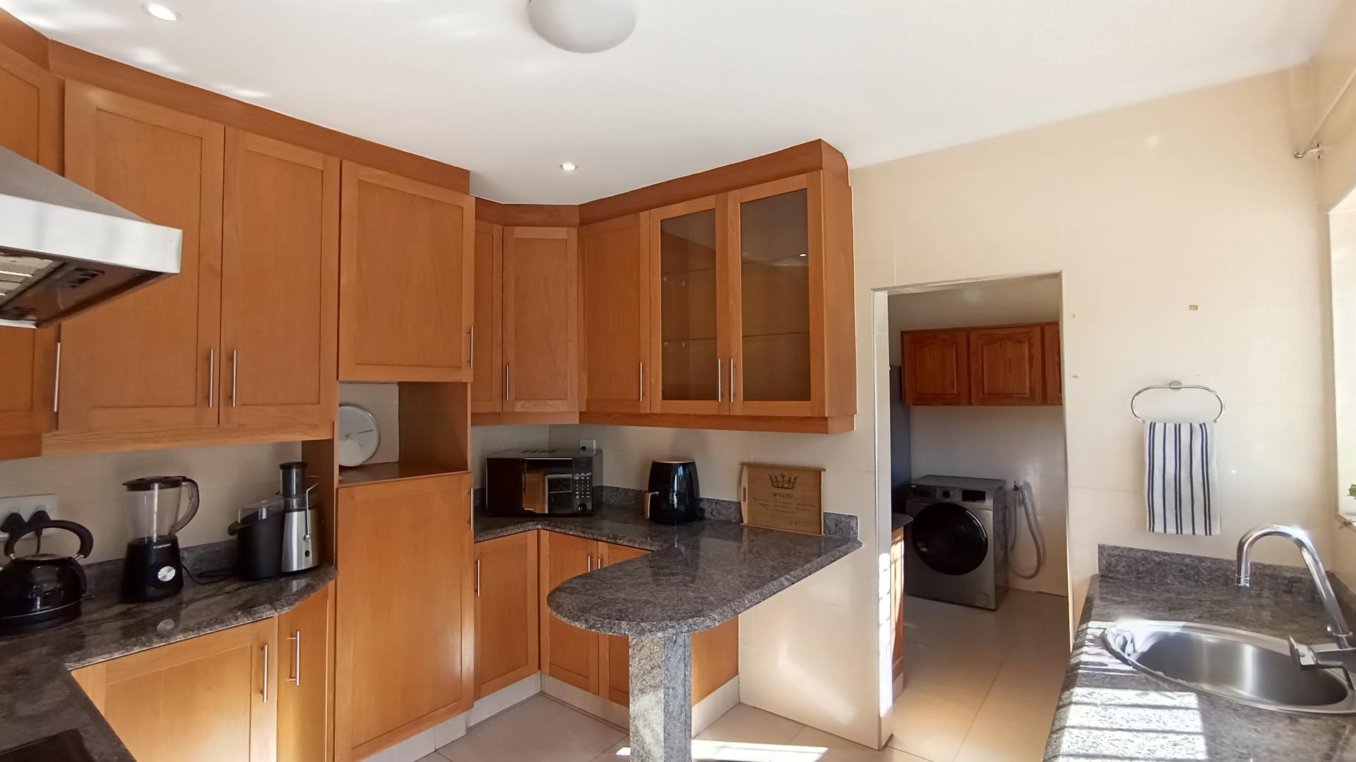 Kitchen - 13 square meters of property in New Germany 