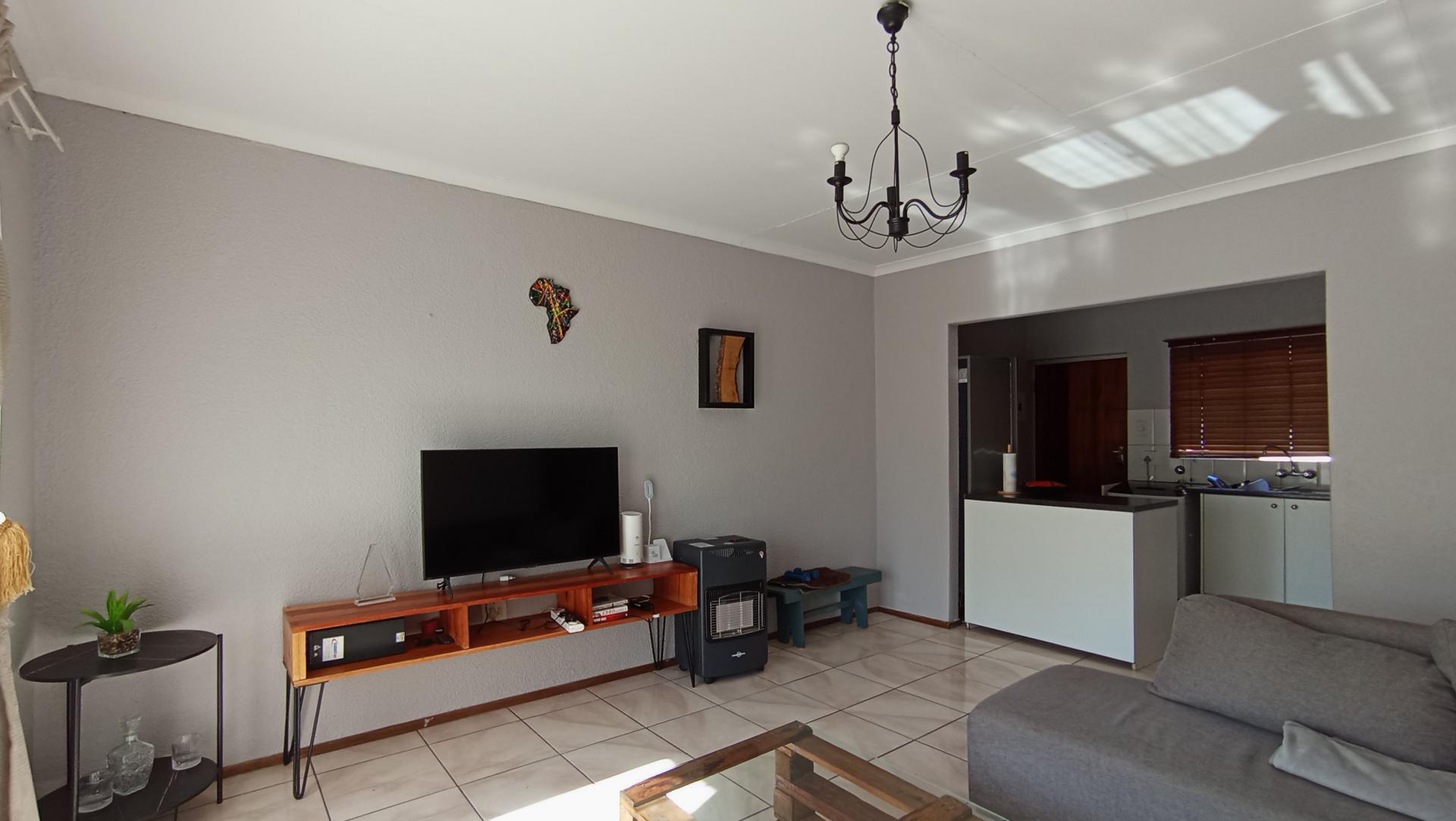 Lounges - 20 square meters of property in Georginia