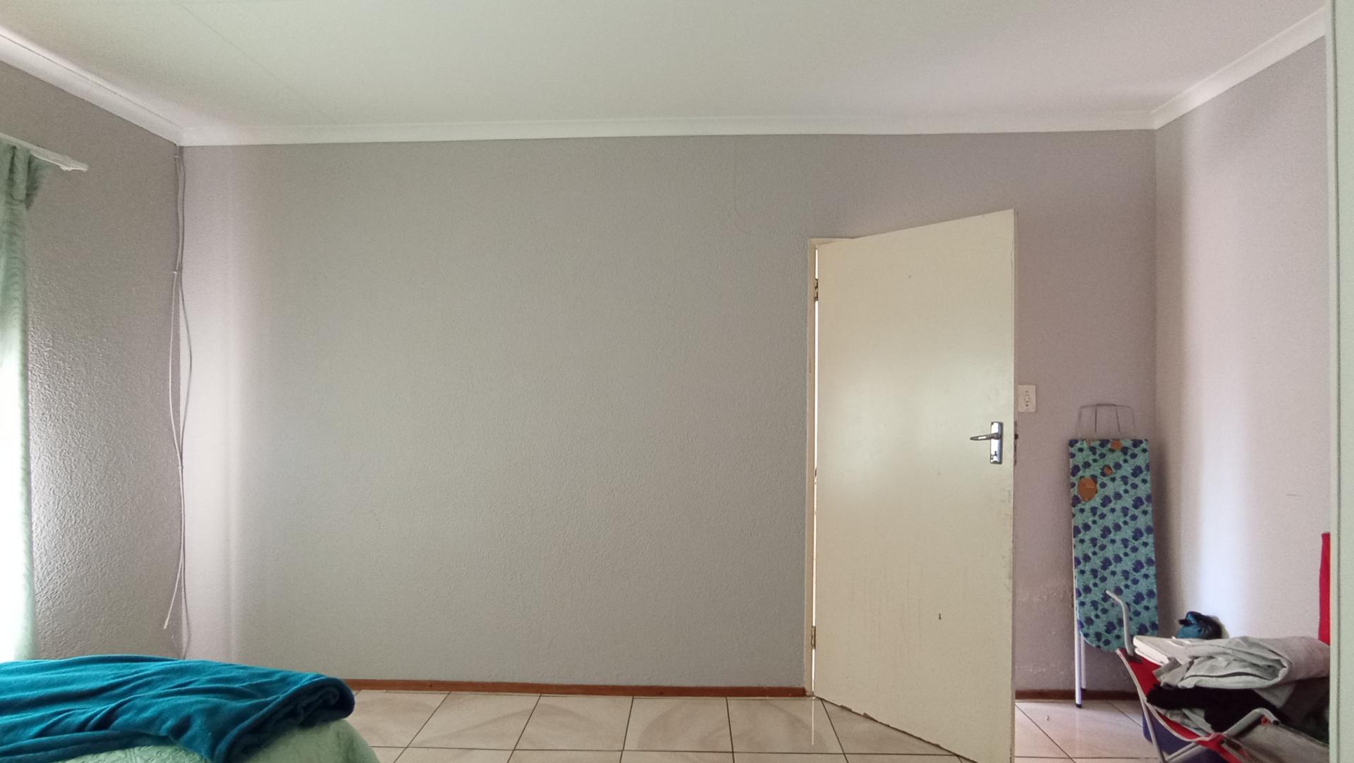 Bed Room 1 - 17 square meters of property in Georginia