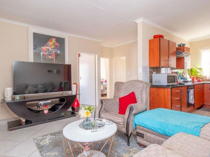 2 Bedroom Apartment for Sale For Sale in Waterval East - MR682620