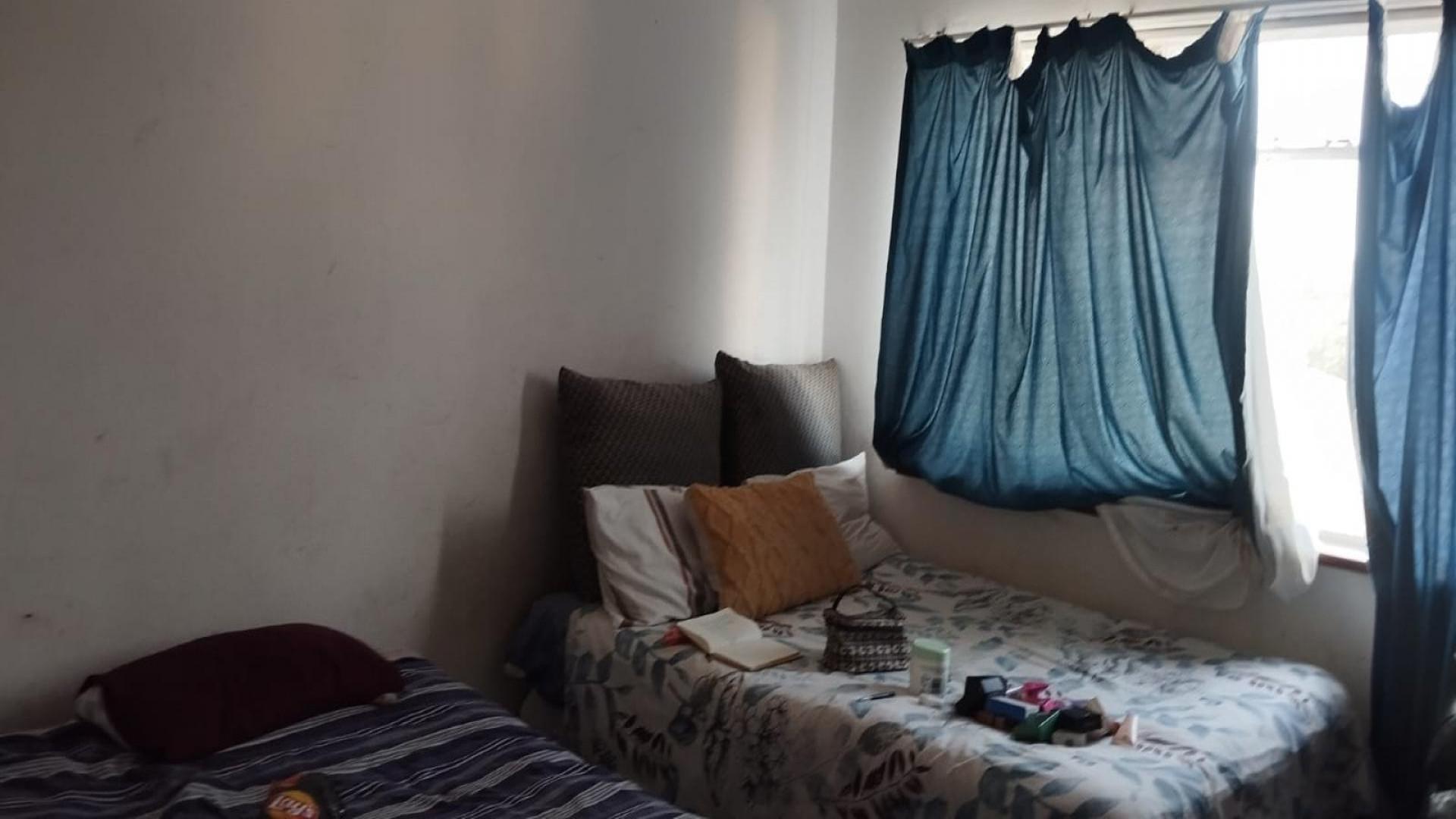 Bed Room 1 of property in Port Elizabeth Central