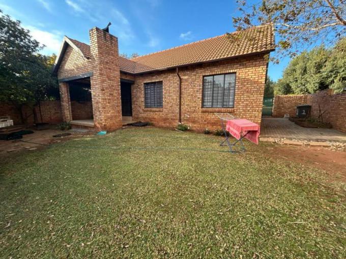 2 Bedroom Simplex to Rent in Brookelands Lifestyle Estate - Property to rent - MR682622